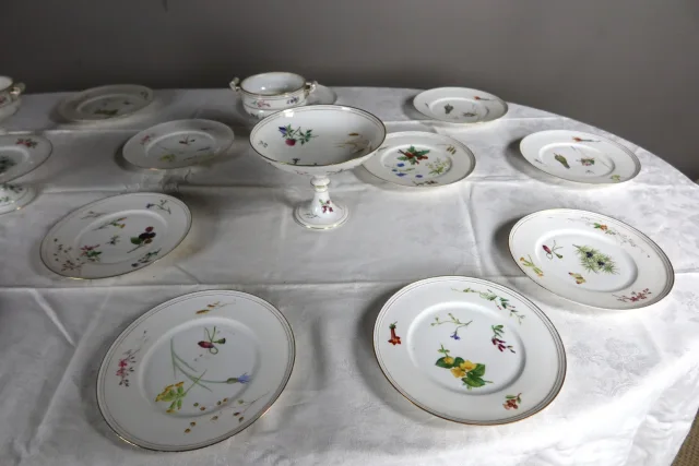 Service de table en porcelaine fin XIXème