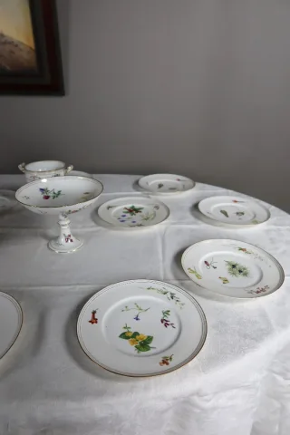 Service de table en porcelaine fin XIXème
