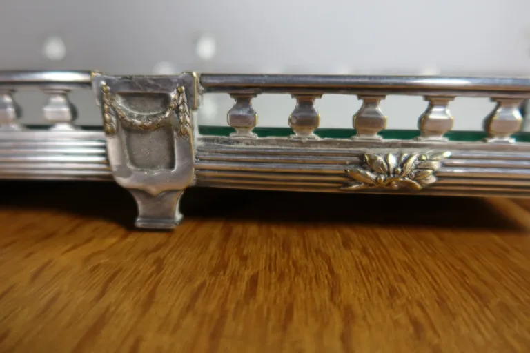 SILBERPLATTE MITTELSTÜCK