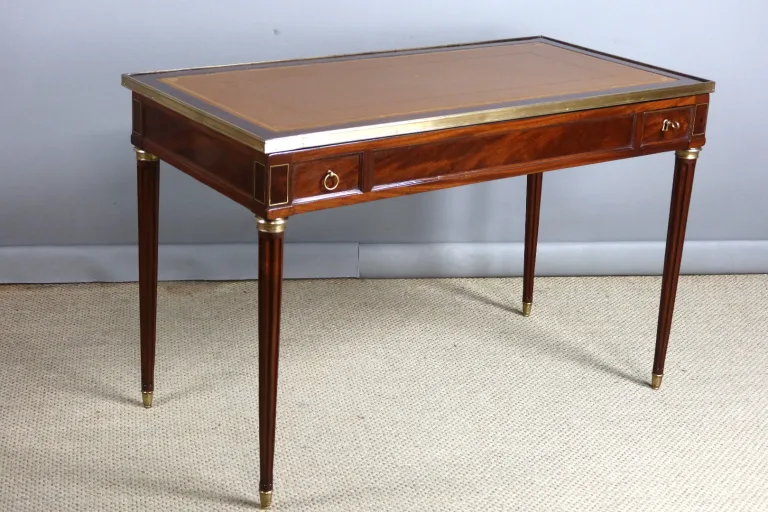 Table tric-trac en acajou fin XVIIIème siècle