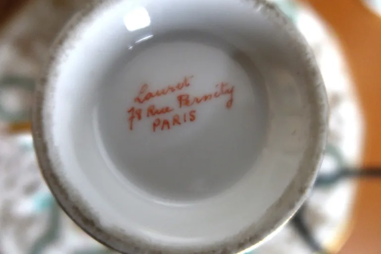 Service à thé,café et gâteaux en porcelaine Lauret à Paris