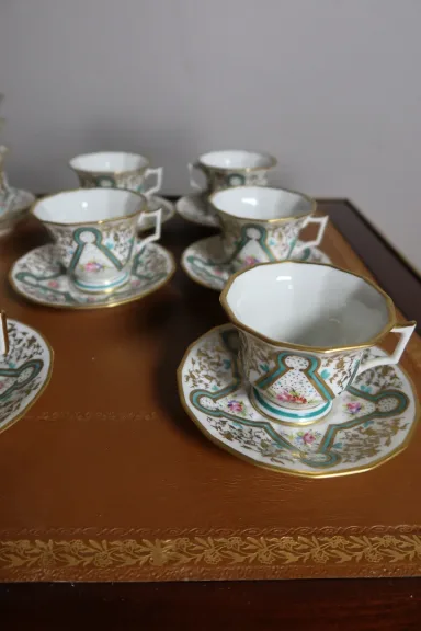 Service à thé,café et gâteaux en porcelaine Lauret à Paris