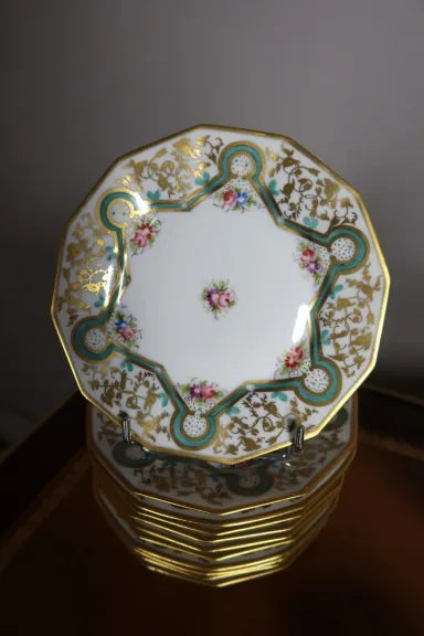 Service à thé,café et gâteaux en porcelaine Lauret à Paris