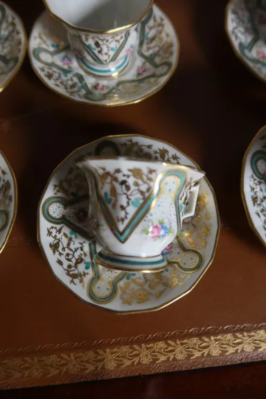Service à thé,café et gâteaux en porcelaine Lauret à Paris