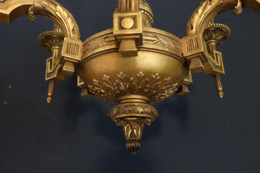 Lustre en bois doré XIXème siècle