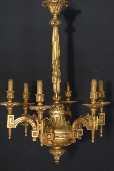 Lustre en bois doré XIXème siècle