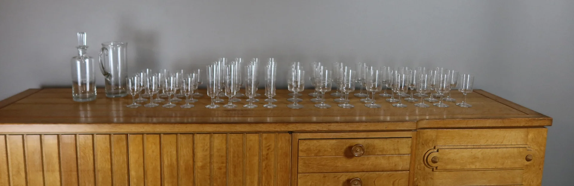 ART DECO STYLE GLASS SERVICE