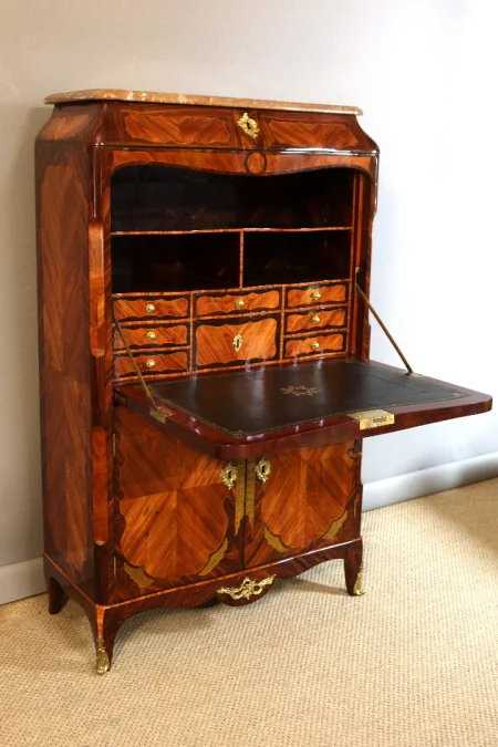 EIGHTEENTH CENTURY SECRETAIRE