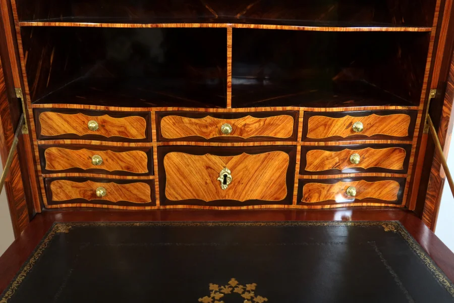 EIGHTEENTH CENTURY SECRETAIRE