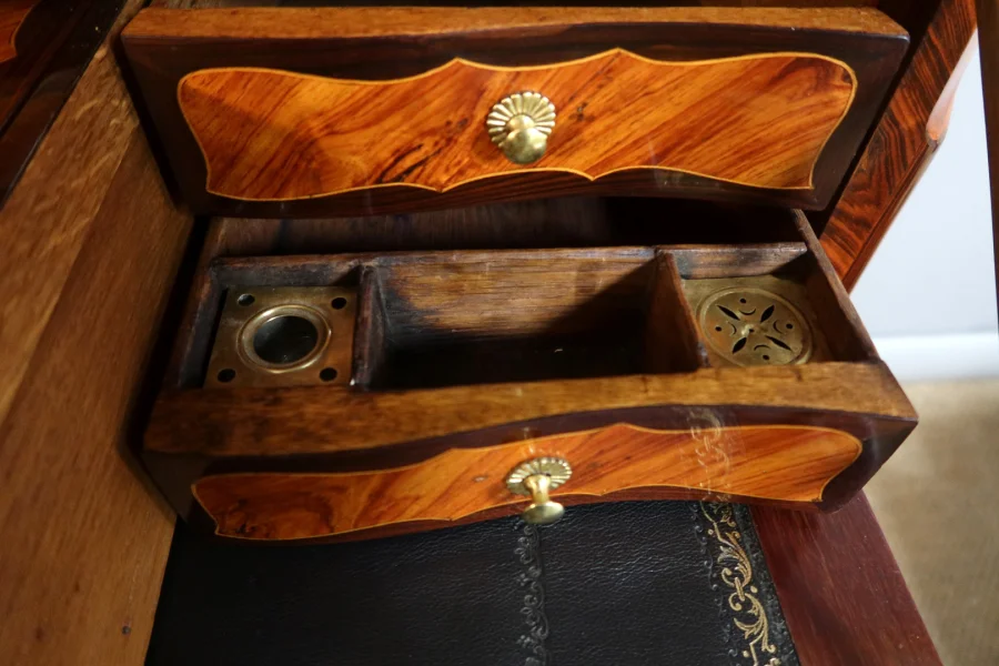 EIGHTEENTH CENTURY SECRETAIRE