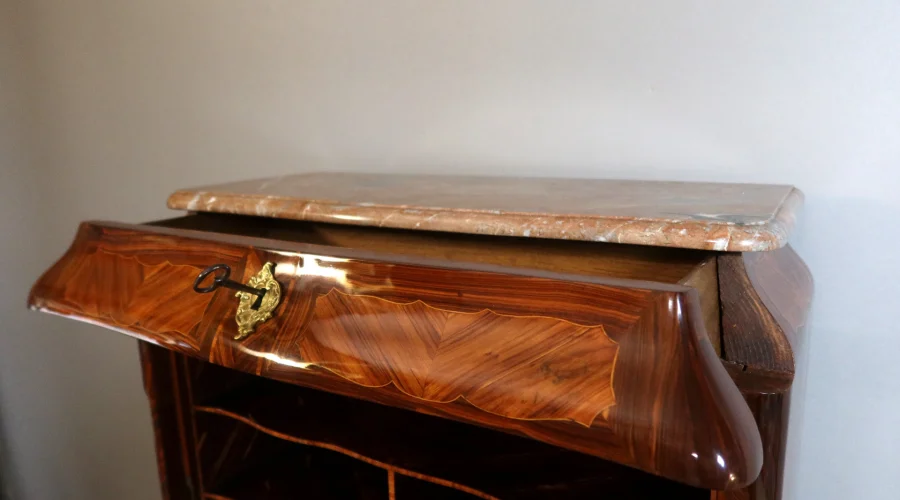 EIGHTEENTH CENTURY SECRETAIRE