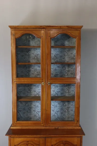 Buffet vitrine en noyer XIXème