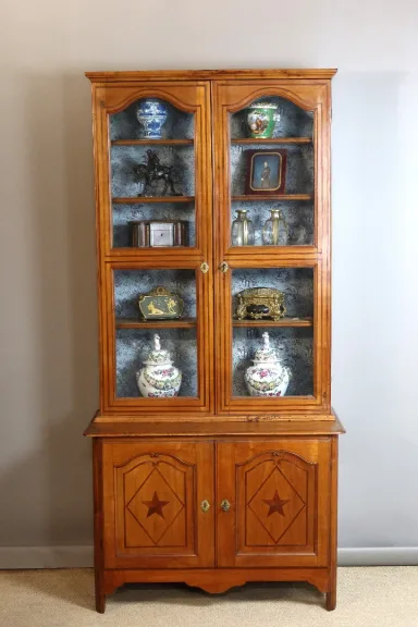 Buffet vitrine en noyer XIXème