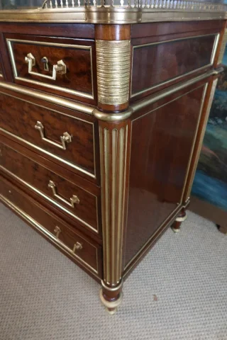 Commode Louis XVI époque XVIIIème siècle