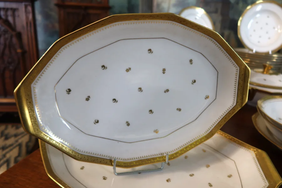 LIMOGES PORCELAIN DINNER AND TEA SERVICE