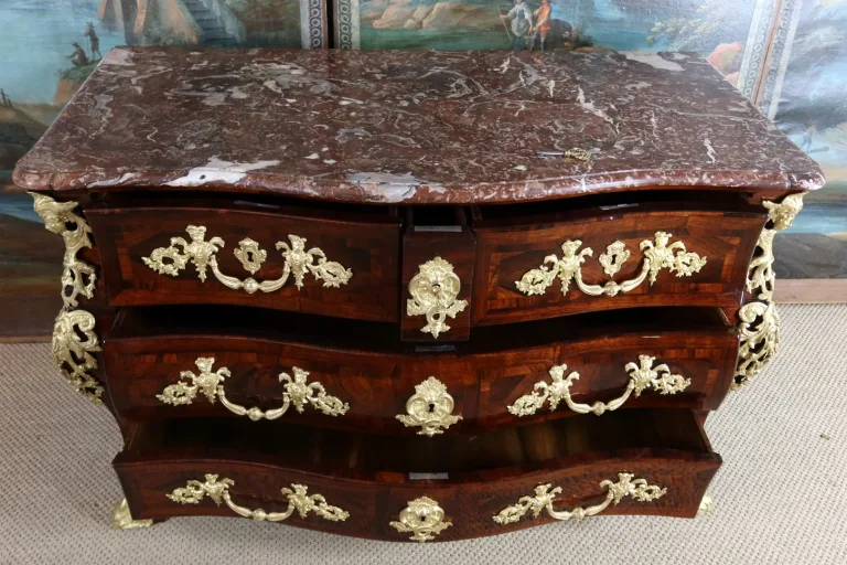 Commode tombeau à la Régence époque XVIIIème