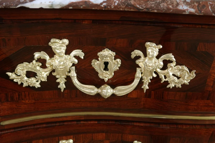 Commode tombeau à la Régence époque XVIIIème