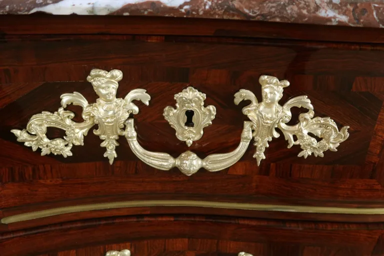 Commode tombeau à la Régence époque XVIIIème