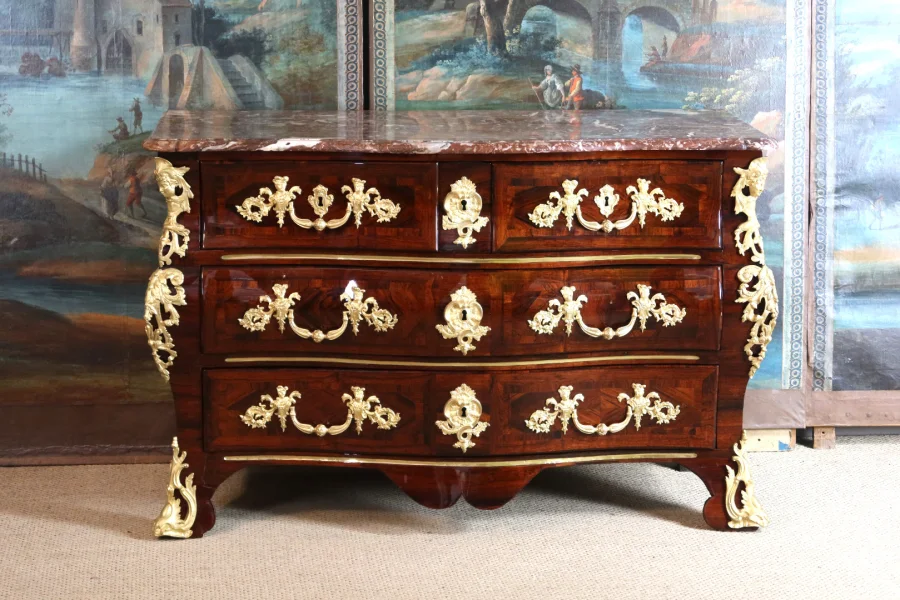 Commode tombeau à la Régence époque XVIIIème