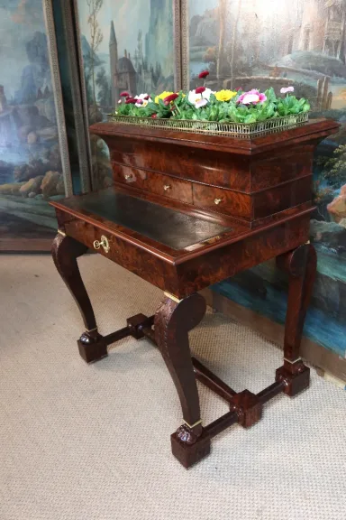 Bureau formant jardinière époque XIXème