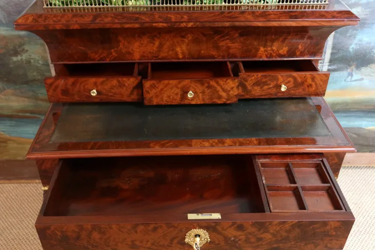 Bureau formant jardinière époque XIXème
