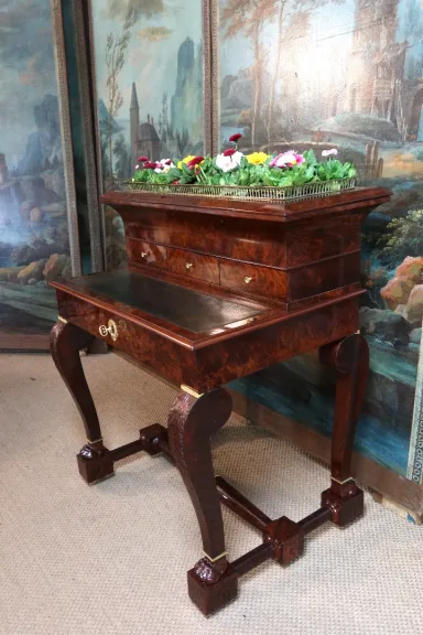 Bureau formant jardinière époque XIXème