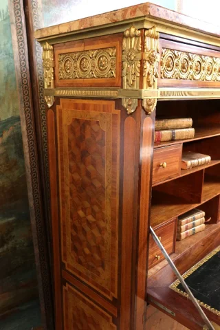 СЕКРЕТАРЬ В СТИЛЕ ЛЮДОВИКА XVI