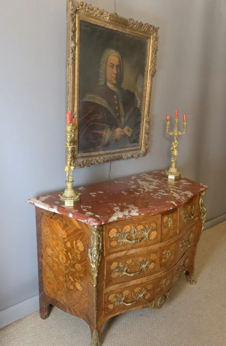 commode Louis XV marqueterie fleurs