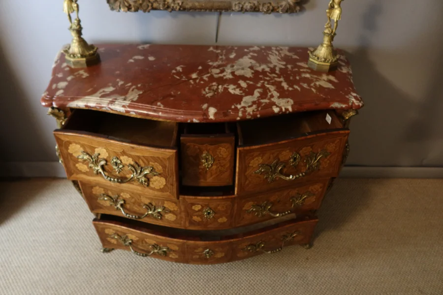 commode Louis XV marqueterie fleurs