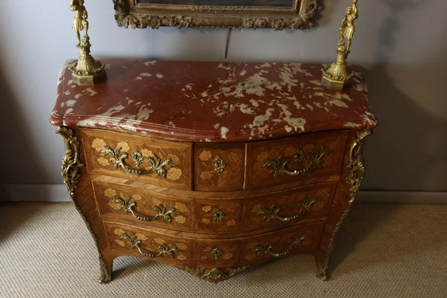 commode Louis XV marqueterie fleurs