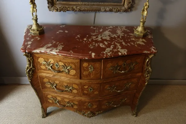 commode Louis XV marqueterie fleurs