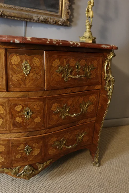 commode Louis XV marqueterie fleurs