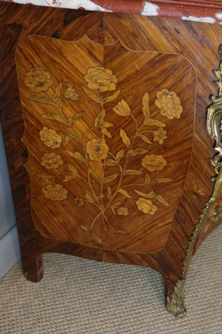 commode Louis XV marqueterie fleurs