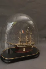 MAQUETTE DE BATEAU EN OS