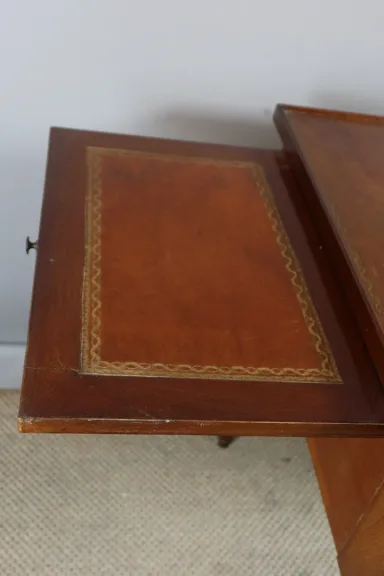 Bureau en acajou XIXème siècle