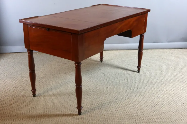 Bureau en acajou XIXème siècle