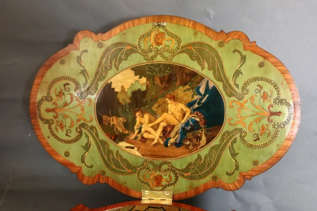 Grand coffret en marqueterie