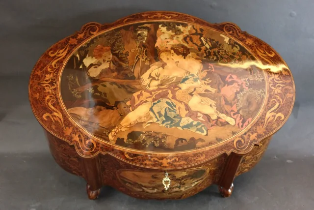 Grand coffret en marqueterie