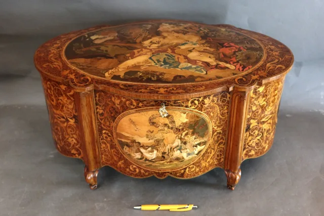 Grand coffret en marqueterie
