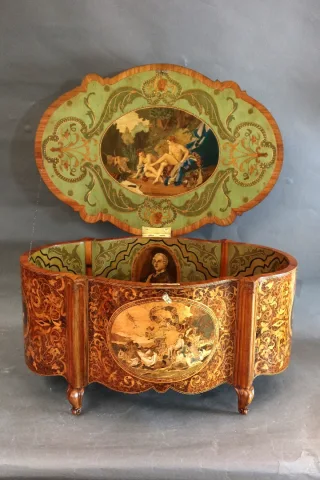 Grand coffret en marqueterie