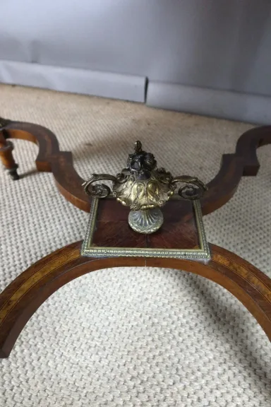 Table de milieu en marqueterie XIXème siècle