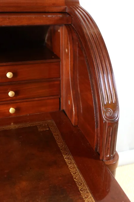 Bureau cylindre style Louis XVI en acajou XIXème