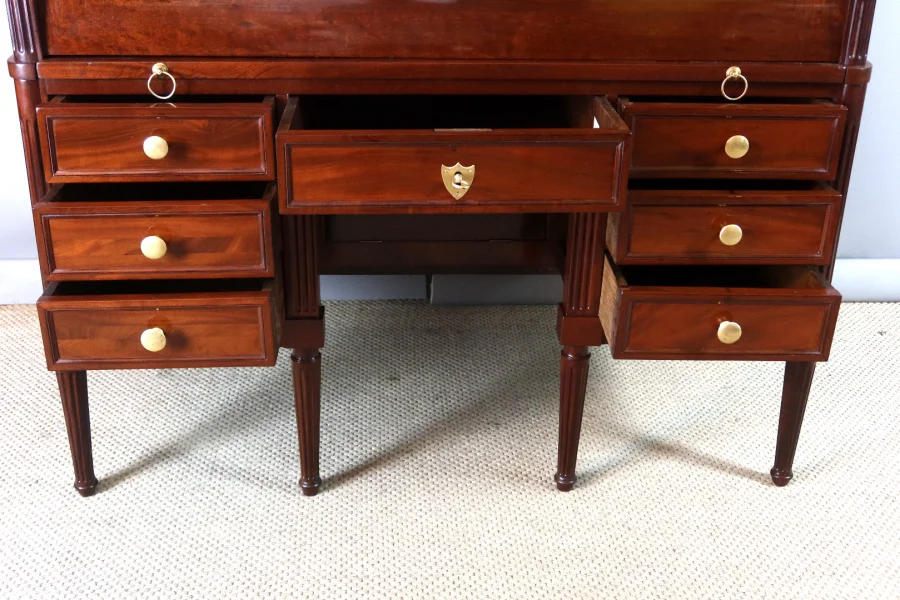 Bureau cylindre style Louis XVI en acajou XIXème