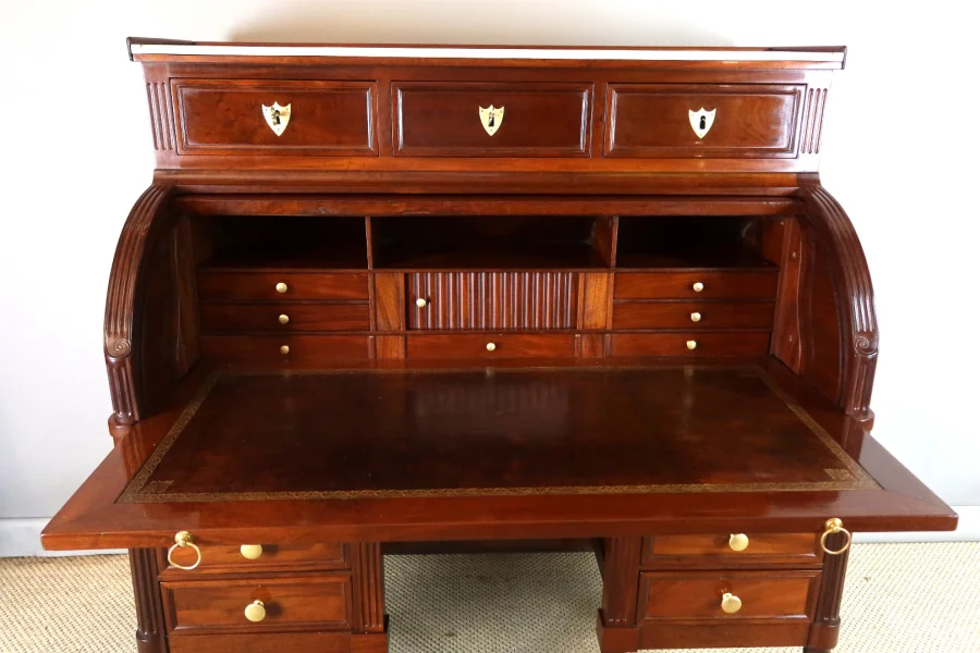 Bureau cylindre style Louis XVI en acajou XIXème