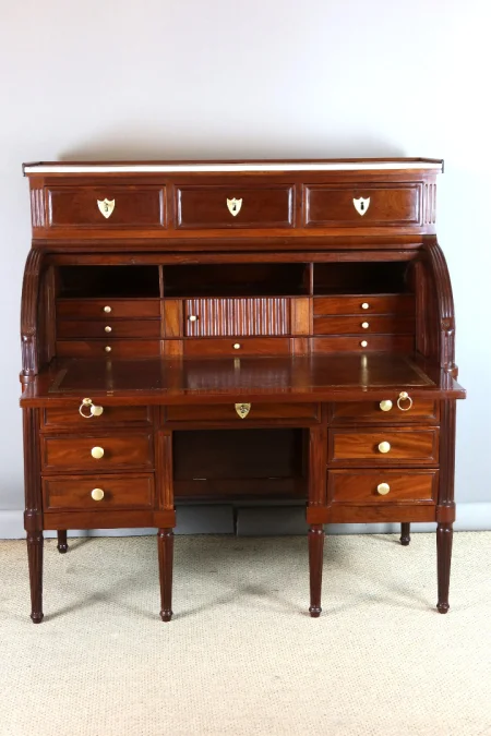 Bureau cylindre style Louis XVI en acajou XIXème