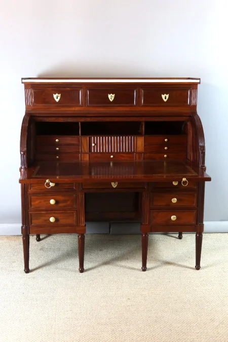 Bureau cylindre style Louis XVI en acajou XIXème