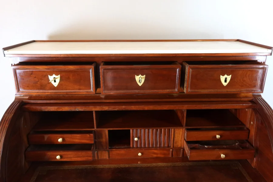Bureau cylindre style Louis XVI en acajou XIXème