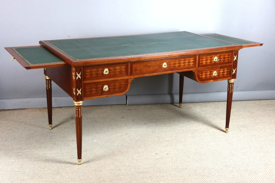 Bureau double face style Louis XVI époque XIXème