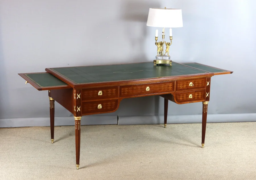 Bureau double face style Louis XVI époque XIXème