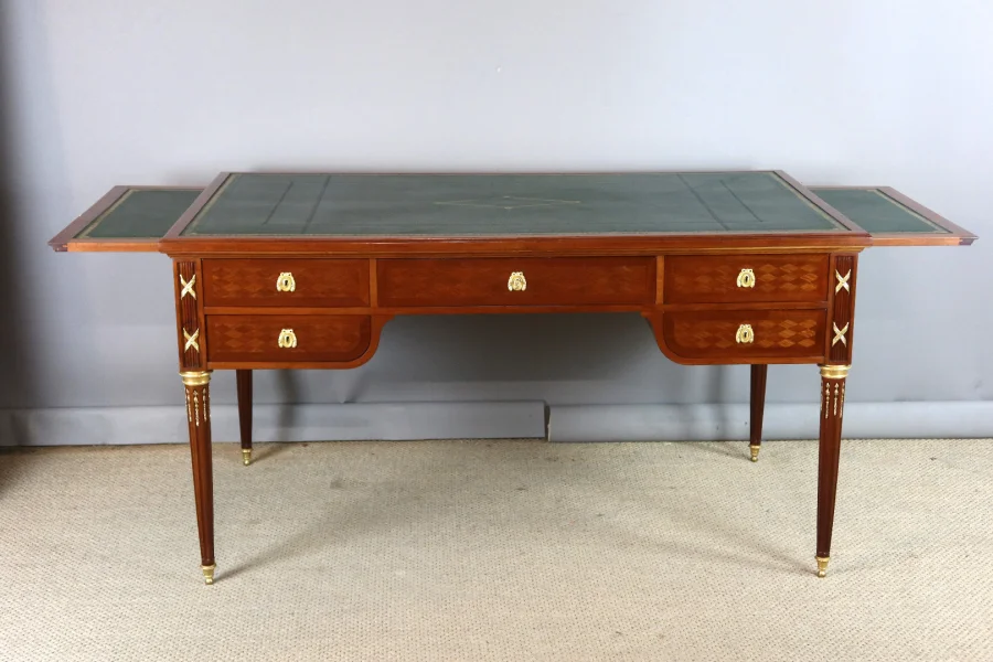 Bureau double face style Louis XVI époque XIXème
